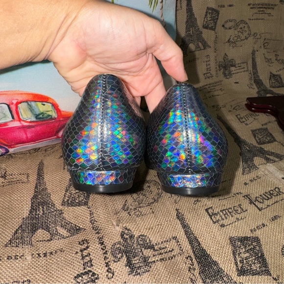 Vionic NWOB! Lena Iridescent Snake Print Ballet Pointed Flats Size 6 - Picture 6 of 13
